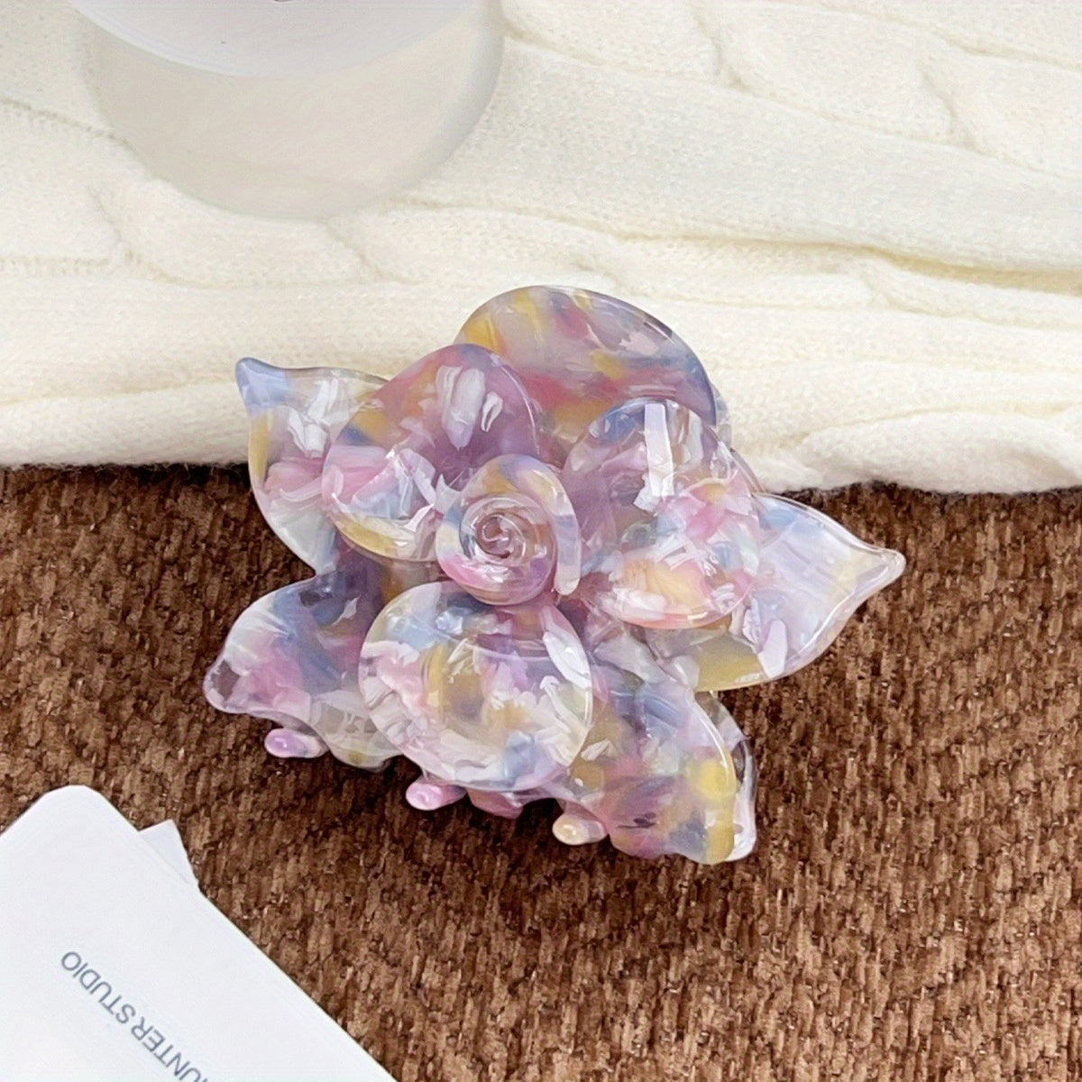 High-End Acrylic Claw Clip Elegant Floral Hairpin with Three-Dimensional Shark Clip Minimalist Super Cute Hair Accessory for Women