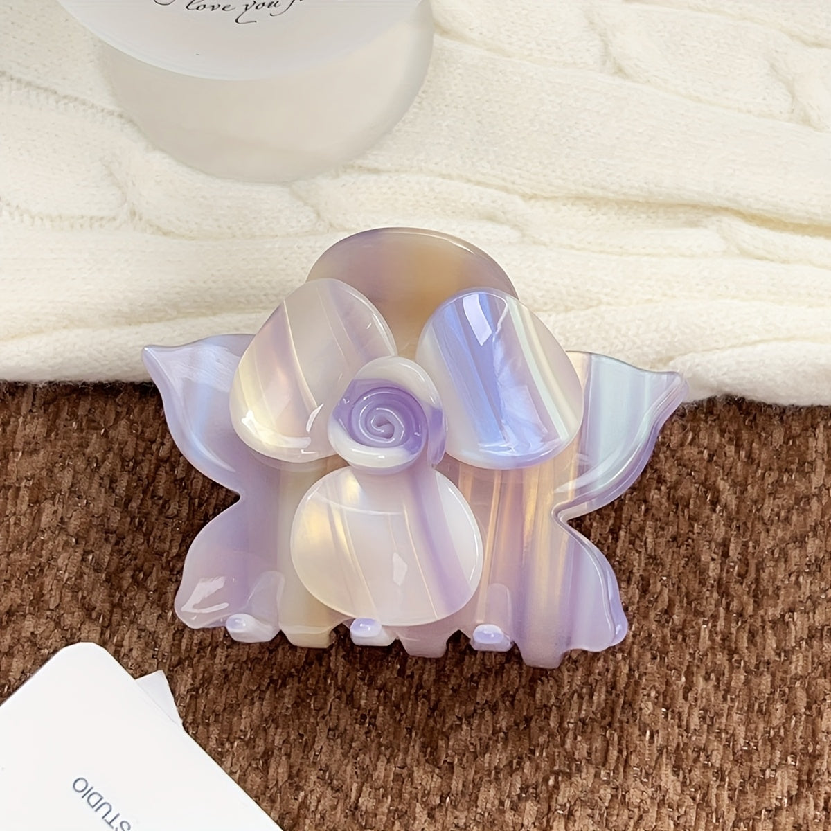 High-End Acrylic Claw Clip Elegant Floral Hairpin with Three-Dimensional Shark Clip Minimalist Super Cute Hair Accessory for Women